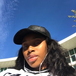 Meet your Posher, Kayla